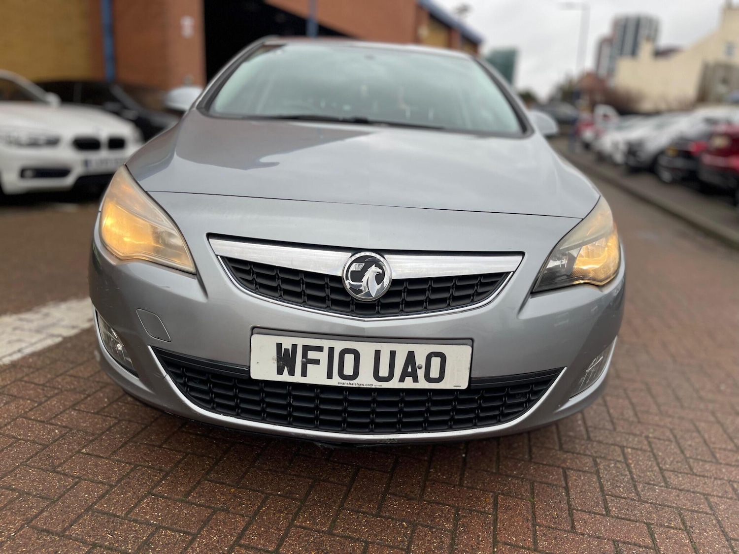 Used Vauxhall Astra 2010 for sale - 77345325: Photo 2