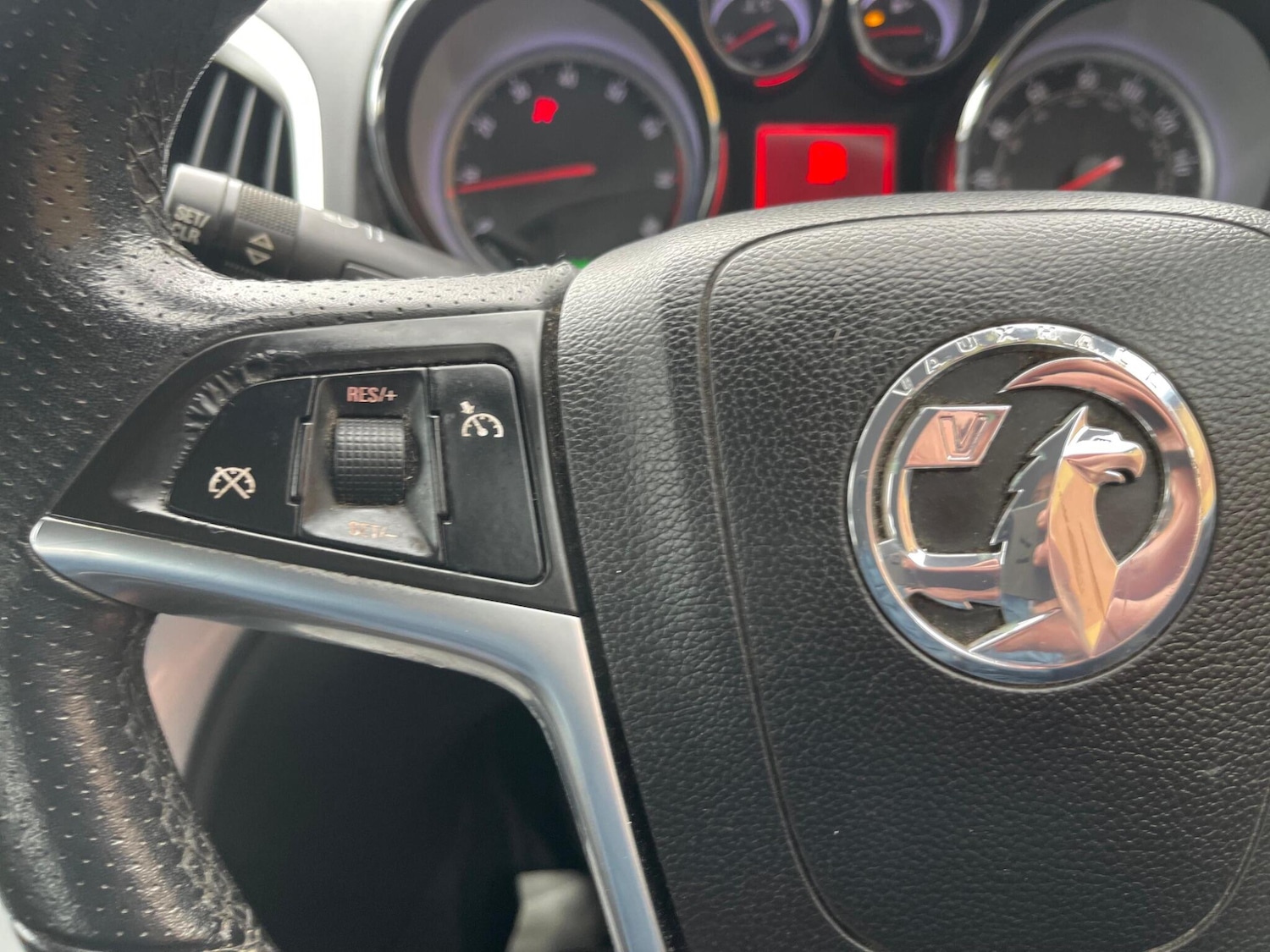 Used Vauxhall Astra 2010 for sale - 77345325: Photo 23