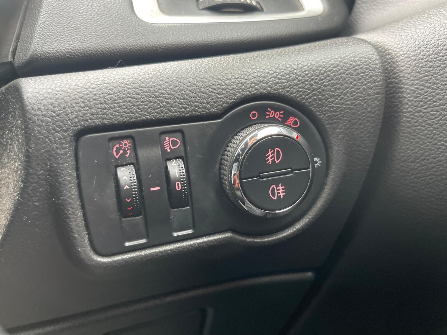 Used Vauxhall Astra 2010 for sale - 77345325: Photo 24