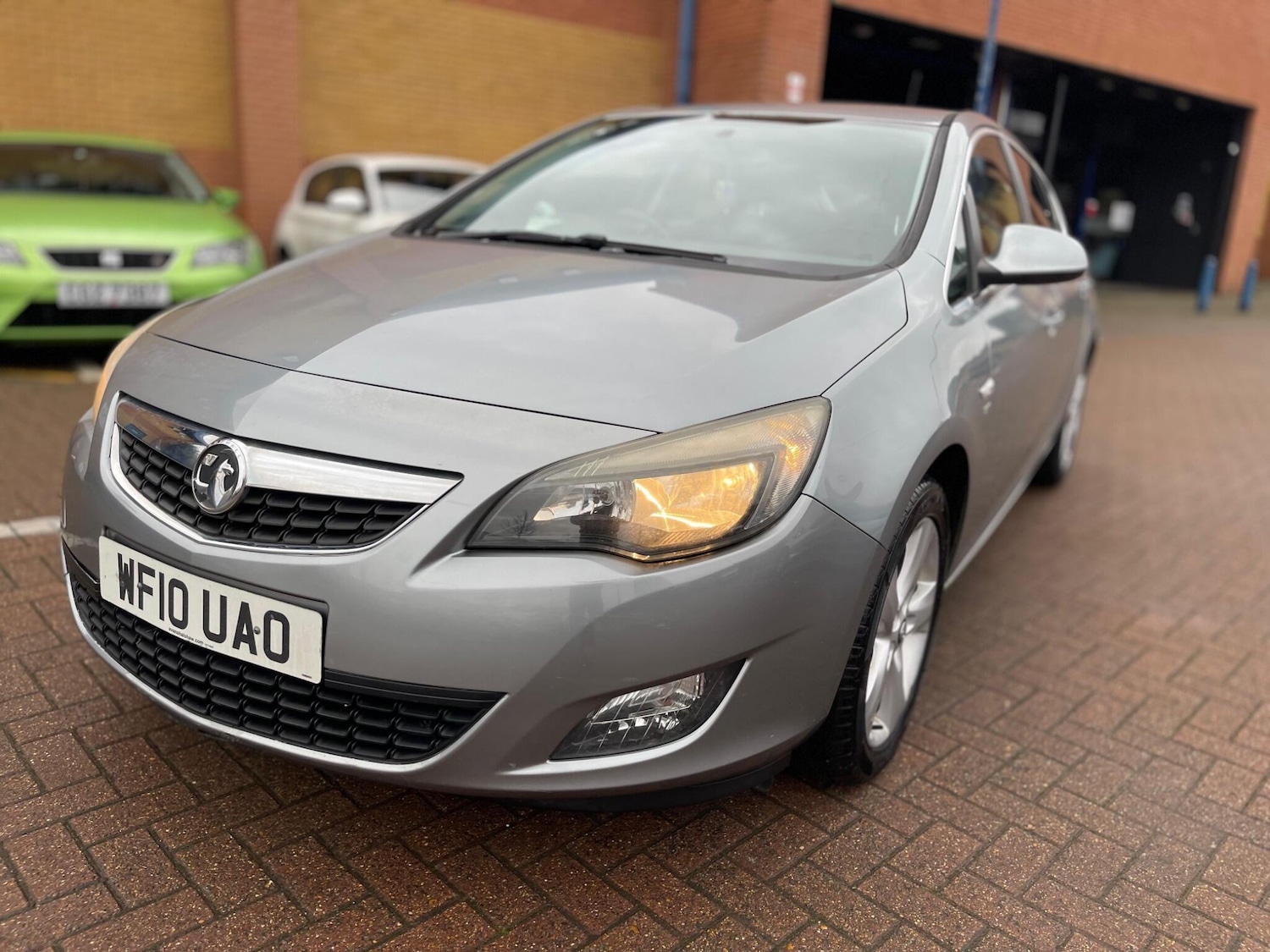 Used Vauxhall Astra 2010 for sale - 77345325: Photo 3