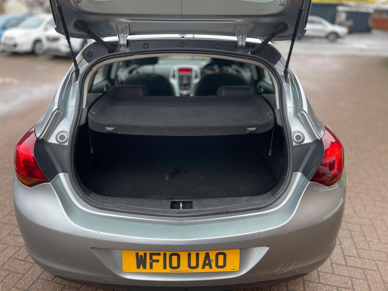 Used Vauxhall Astra 2010 for sale - 77345325: Photo 32