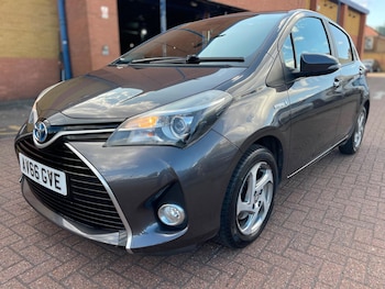 Used Toyota Yaris 2016 for sale - 79565835: Photo
