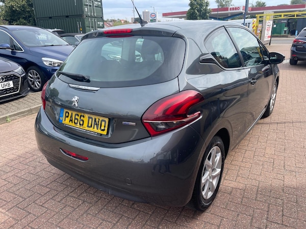 Used Peugeot 208 2017 for sale - 76327361: Photo 13