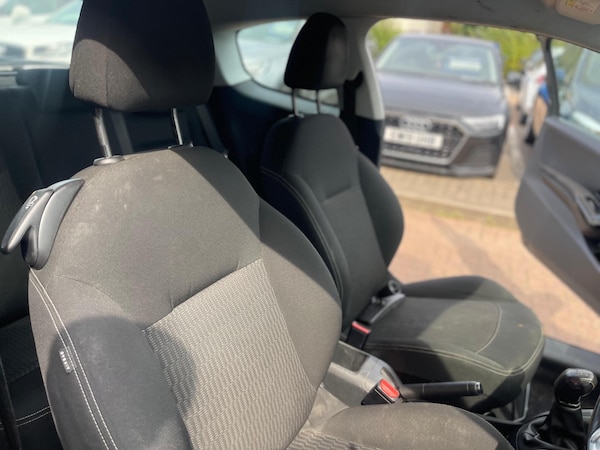 Used Peugeot 208 2017 for sale - 76327361: Photo 22