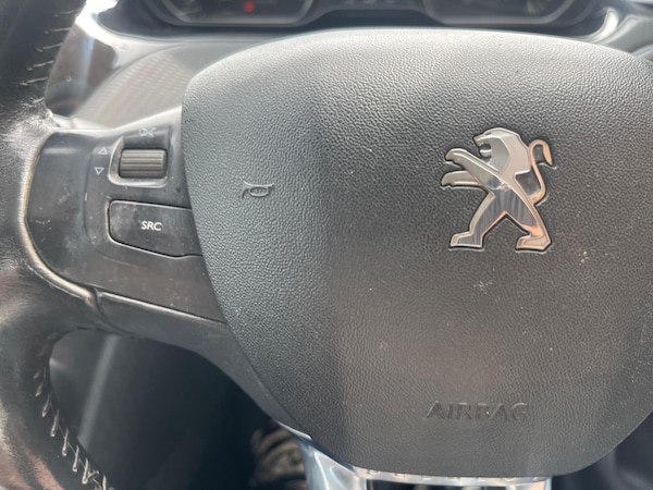 Used Peugeot 208 2017 for sale - 76327361: Photo 25