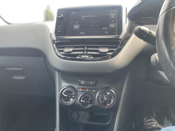 Used Peugeot 208 2017 for sale - 76327361: Photo 29