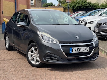 Used Peugeot 208 2017 for sale - 76327361: Photo 2