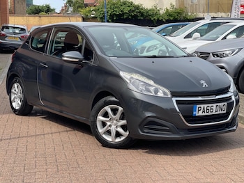 Used Peugeot 208 2017 for sale - 76327361: Photo 3