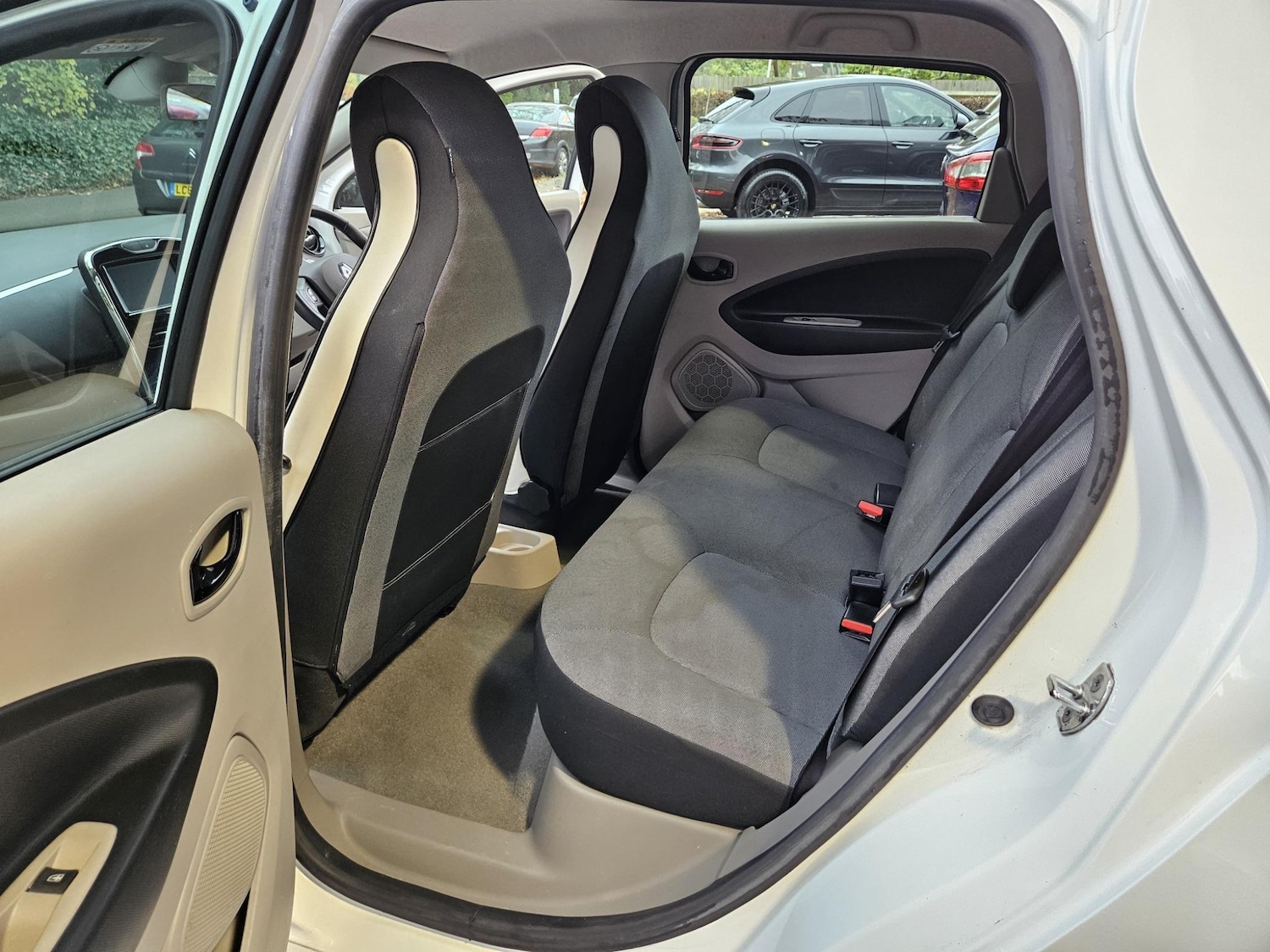 Used Renault Zoe for sale - 76326359: Photo 13