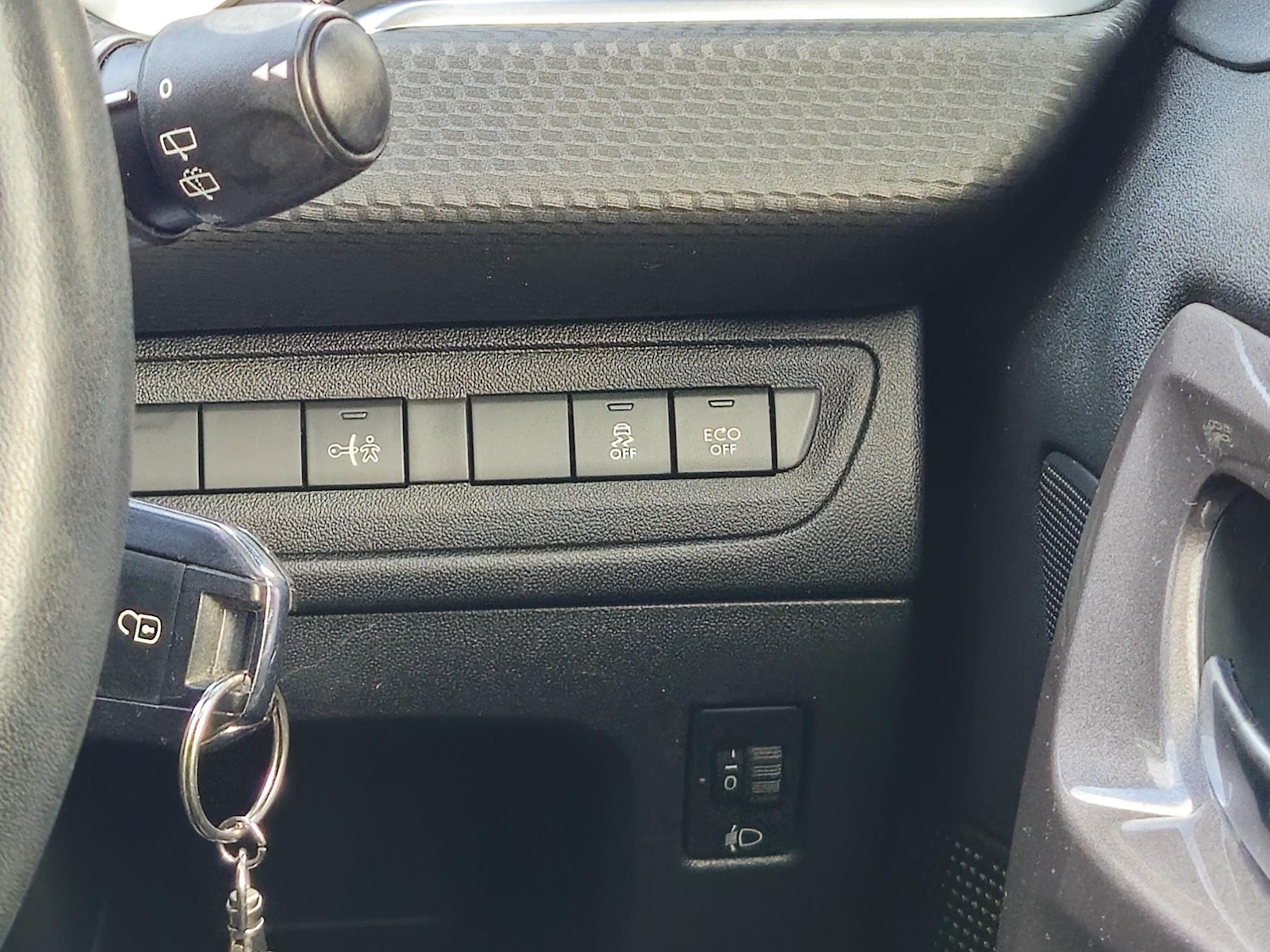 Used Peugeot 2008 2014 for sale - 76326273: Photo 17