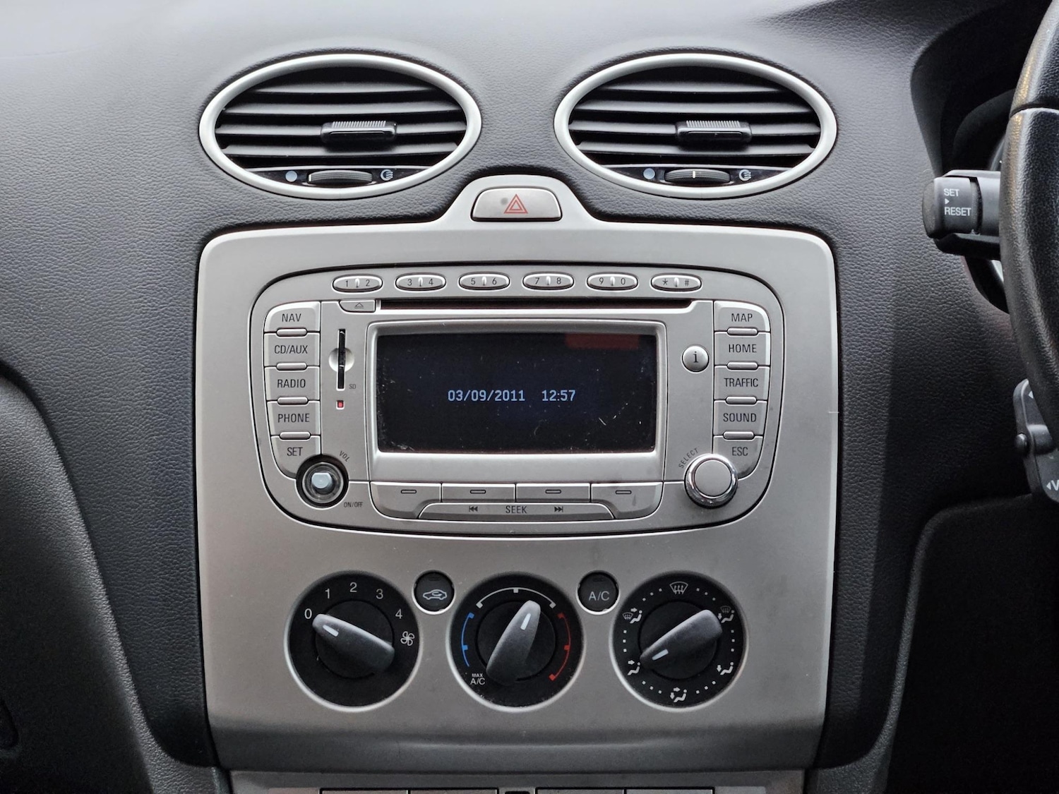 Used Ford Focus 2011 for sale - 76551915: Photo 14