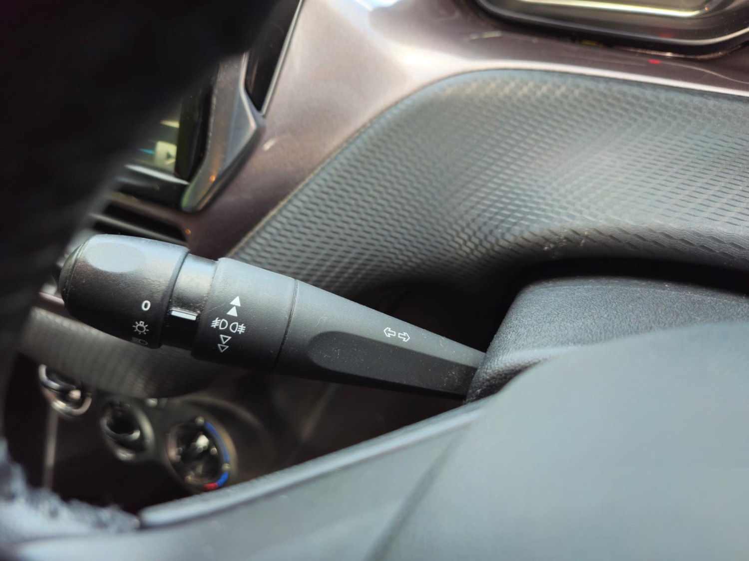 Used Peugeot 2008 2014 for sale - 76551909: Photo 19