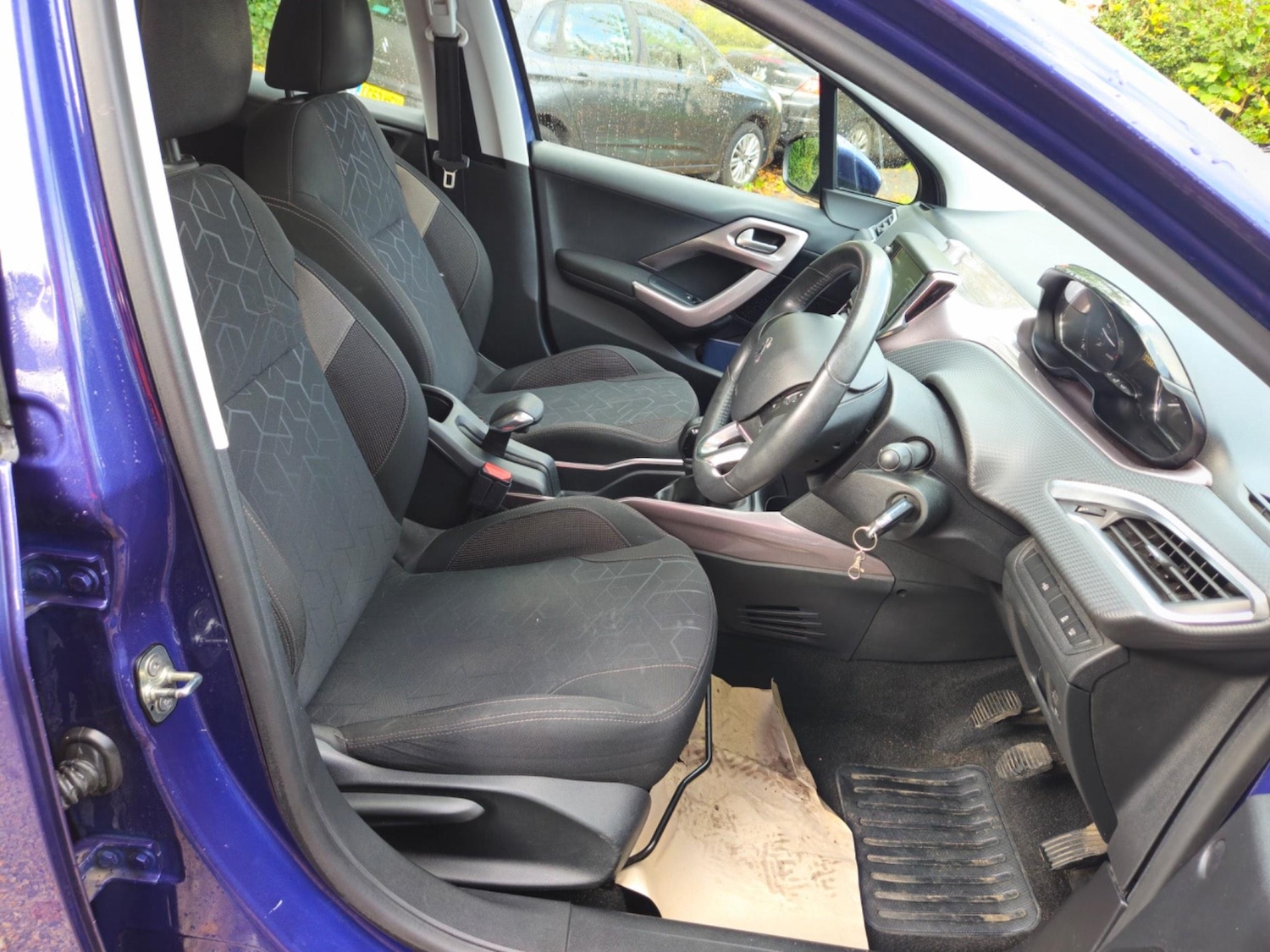 Used Peugeot 2008 2014 for sale - 76551909: Photo 9