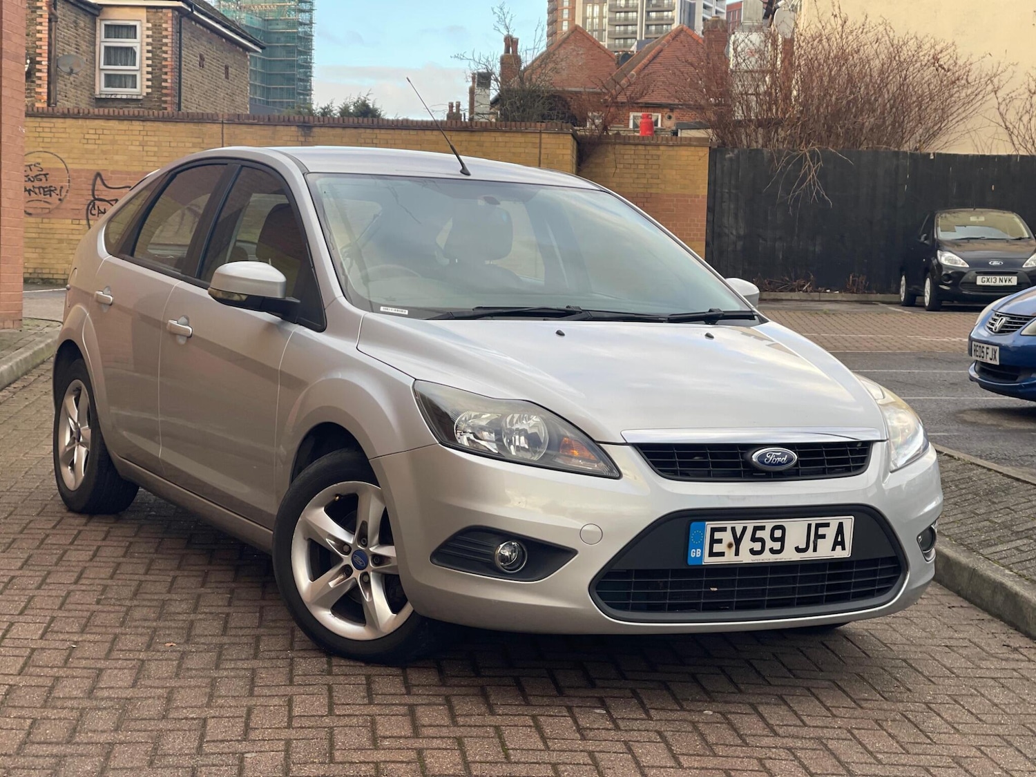 Used Ford Focus 2009 for sale - 77131810: Photo 2