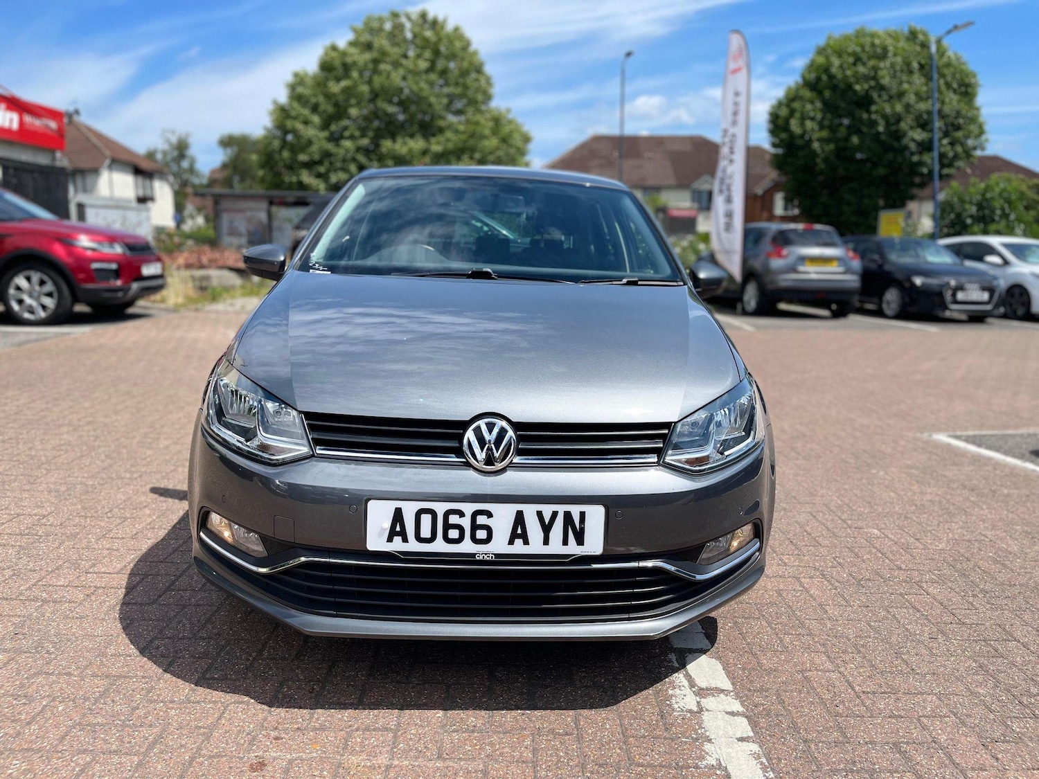 Used Volkswagen Polo 2016 for sale - 76327246: Photo 2