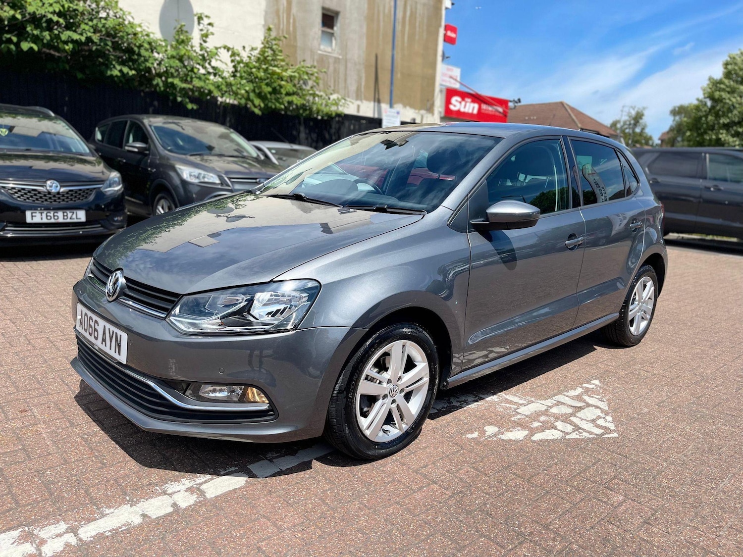 Used Volkswagen Polo 2016 for sale - 76327246: Photo 3