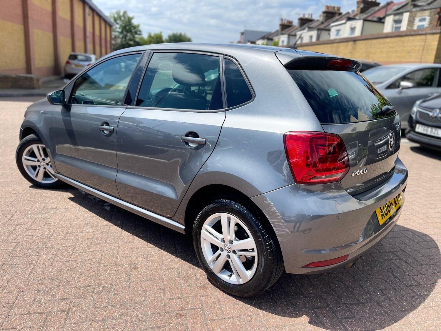 Used Volkswagen Polo 2016 for sale - 76327246: Photo 4