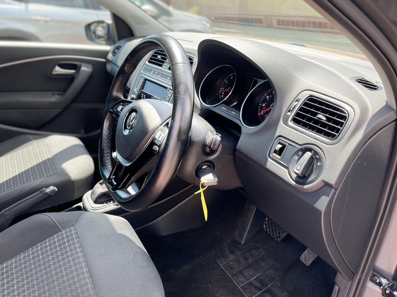 Used Volkswagen Polo 2016 for sale - 76327246: Photo 5