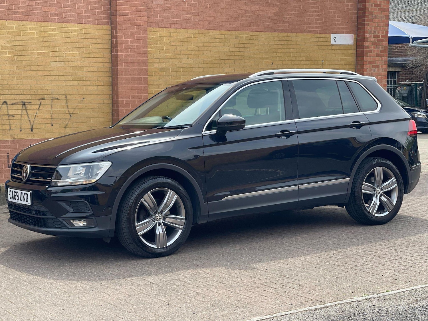 Used Volkswagen Tiguan 2019 for sale - 76327075: Photo 3