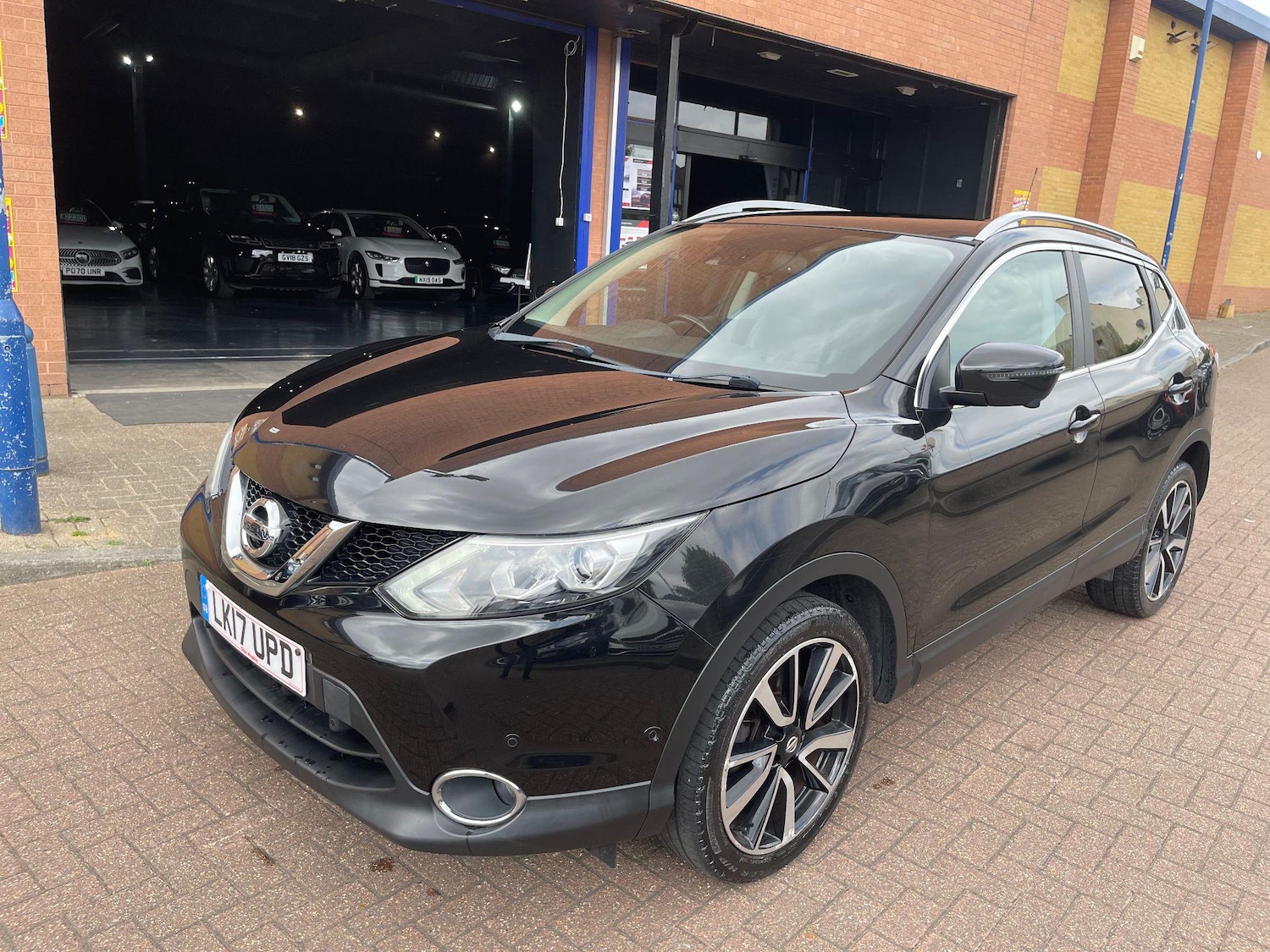 Used Nissan Qashqai 2017 for sale - 76994480: Photo 3