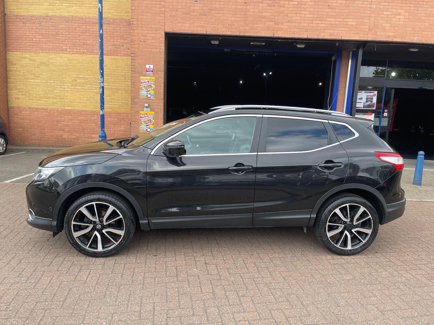 Used Nissan Qashqai 2017 for sale - 76994480: Photo 7