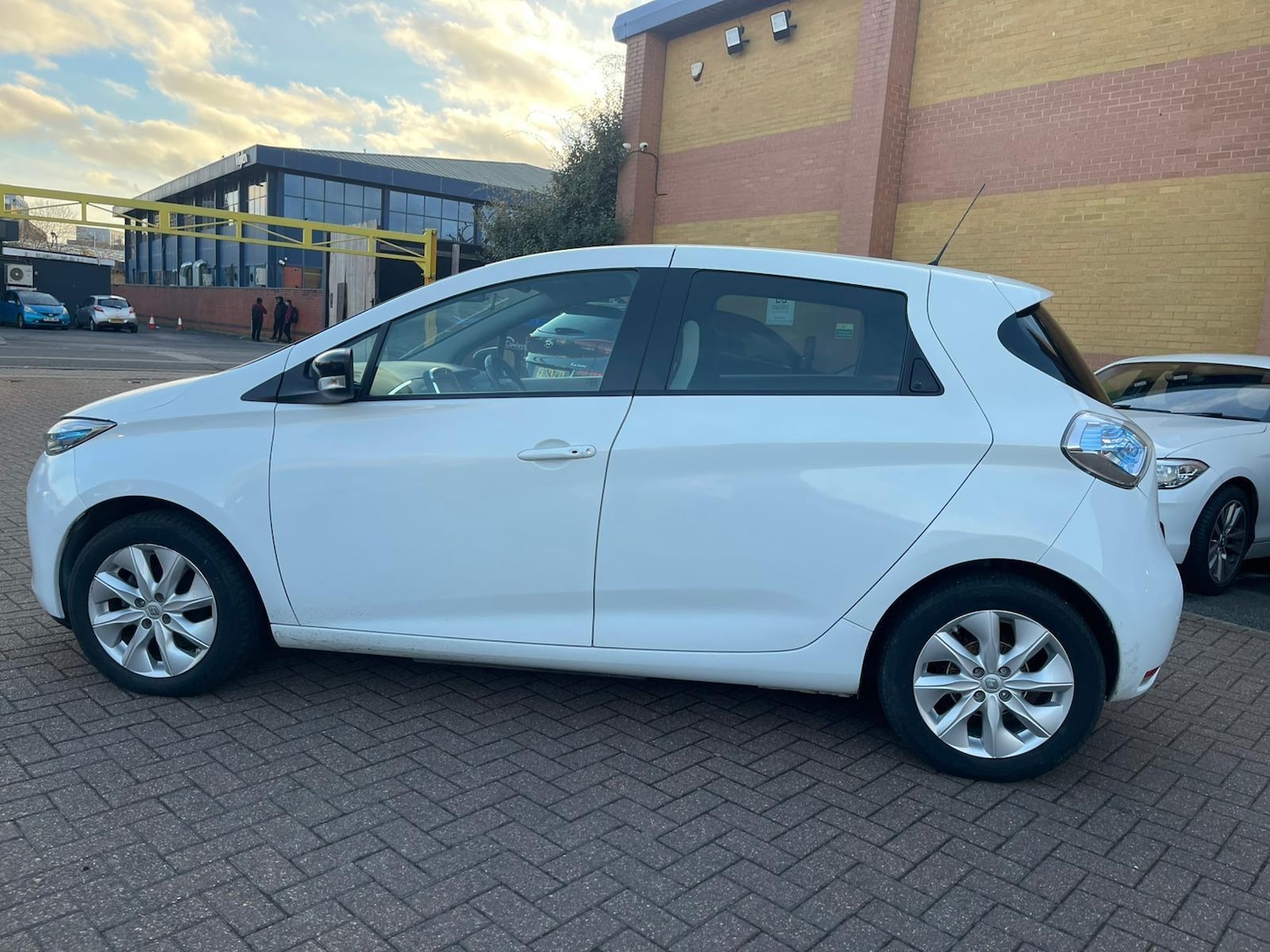Used Renault Zoe for sale - 76952234: Photo 9