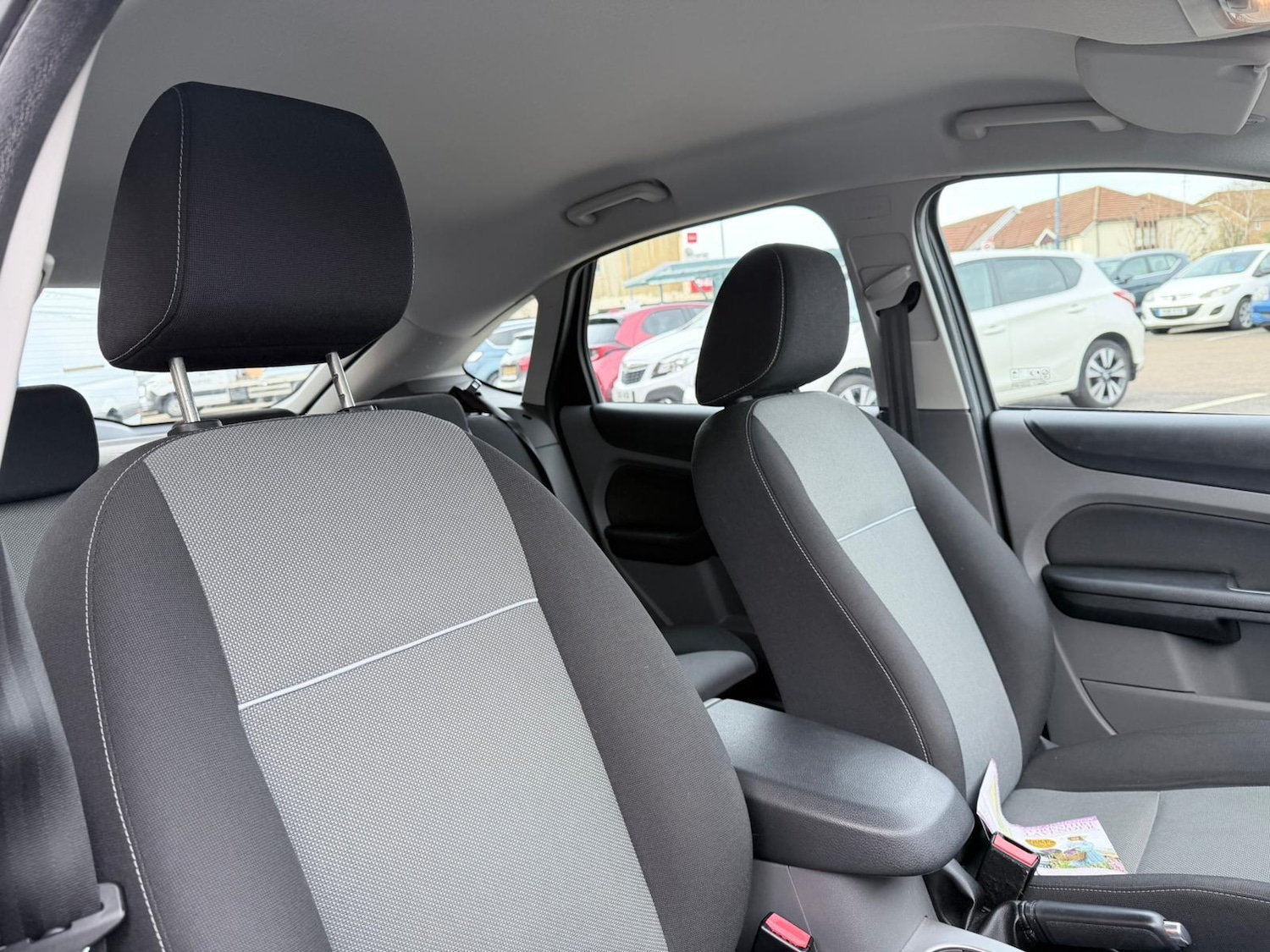 Used Ford Focus 2010 for sale - 77882886: Photo 24