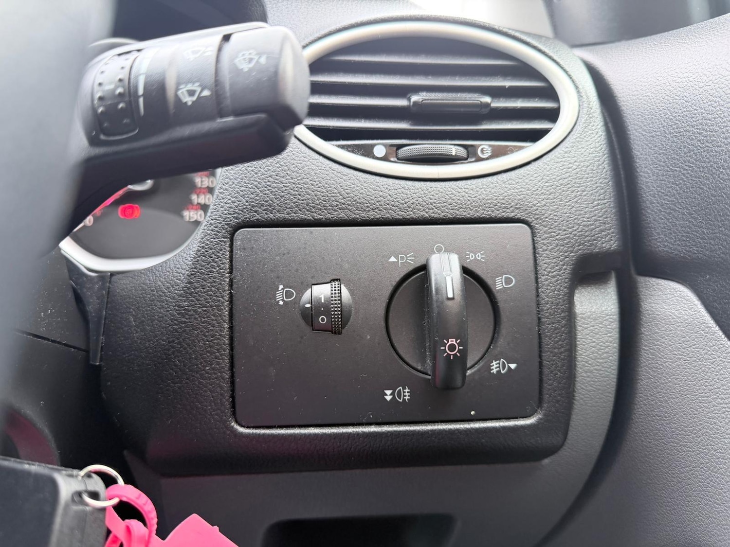 Used Ford Focus 2010 for sale - 77882886: Photo 35