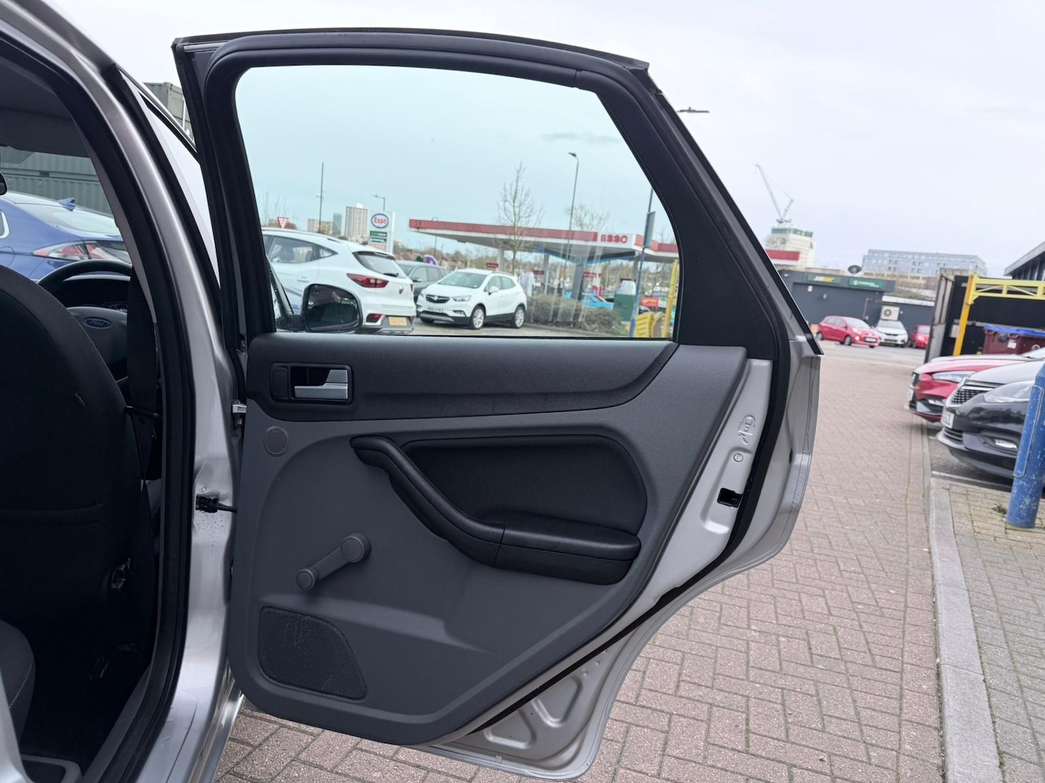 Used Ford Focus 2010 for sale - 77882886: Photo 42