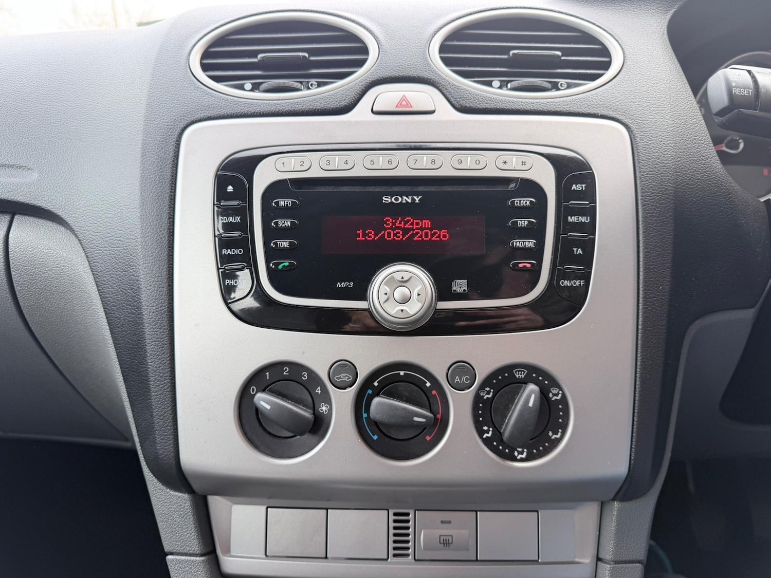 Used Ford Focus 2010 for sale - 77882886: Photo 46