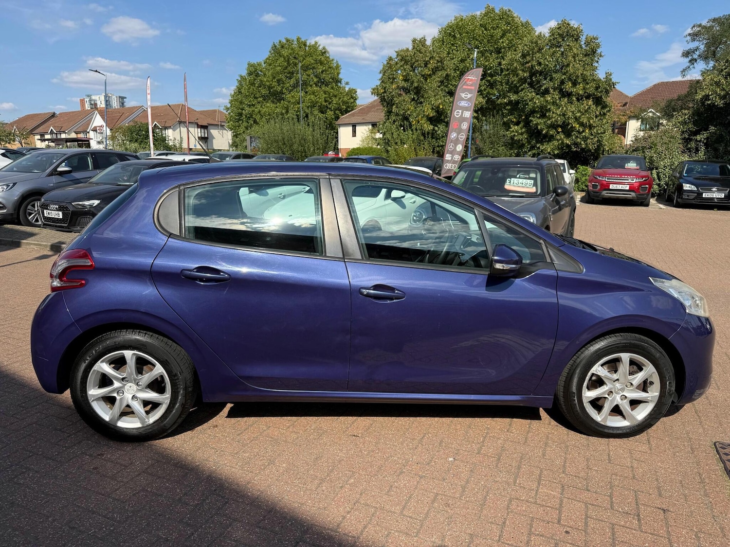 Used Peugeot 208 2014 for sale - 76780950: Photo 12
