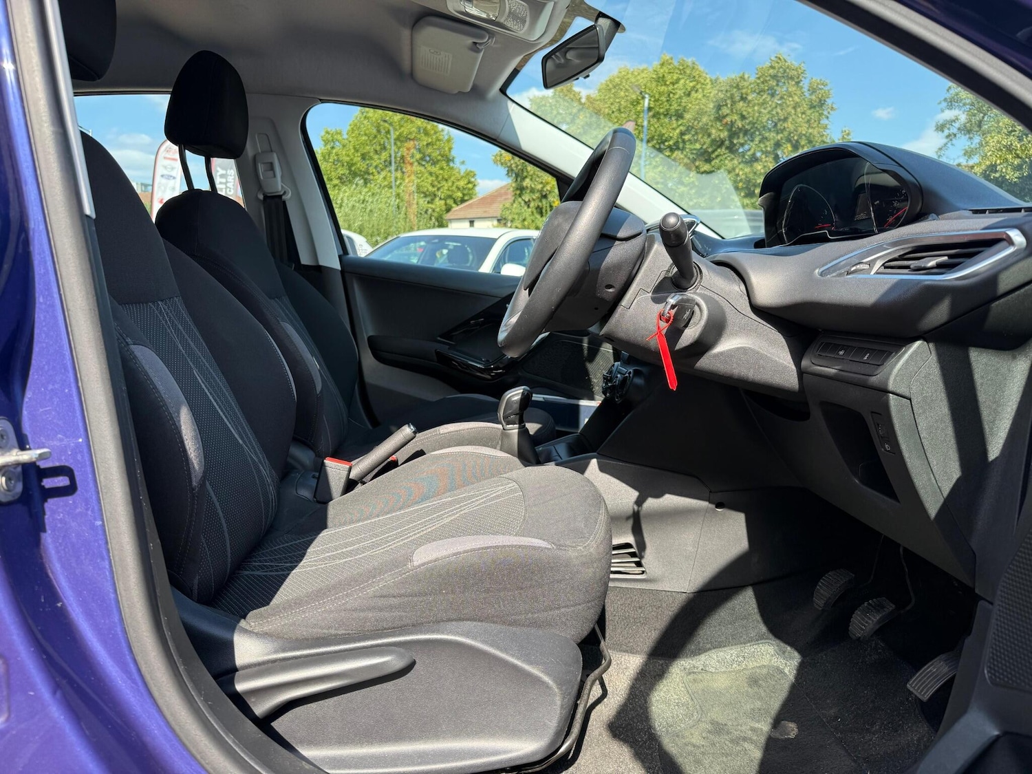 Used Peugeot 208 2014 for sale - 76780950: Photo 19