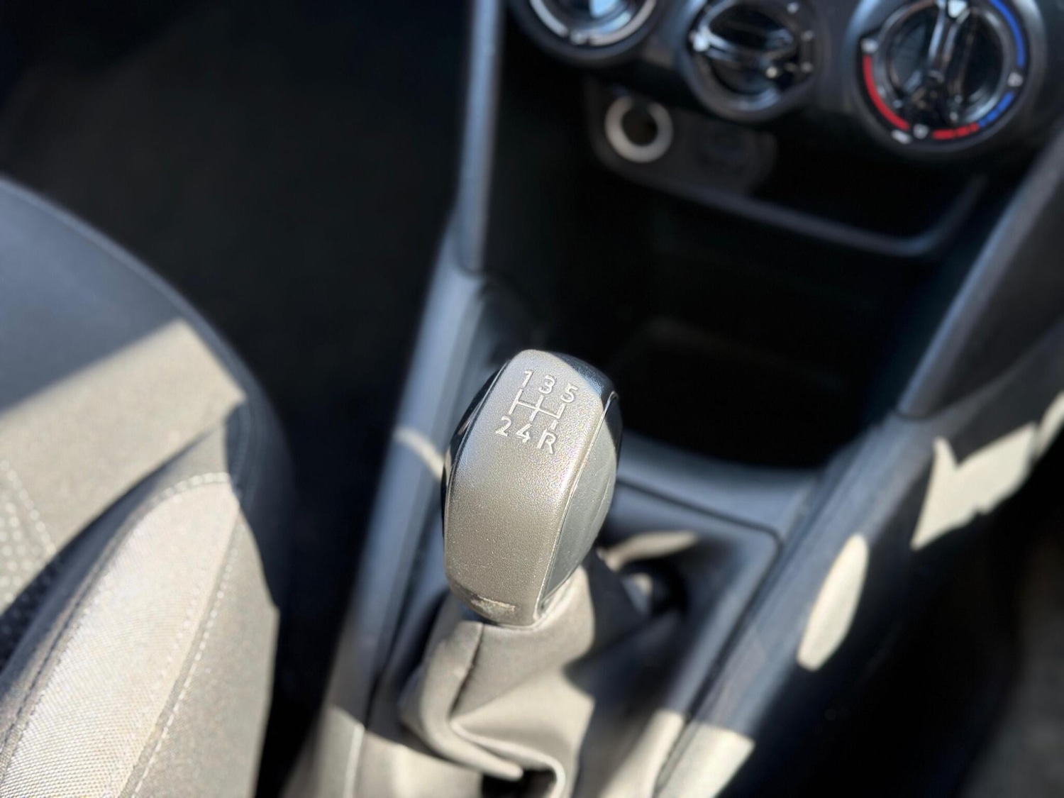 Used Peugeot 208 2014 for sale - 76780950: Photo 39