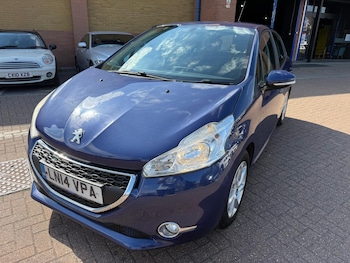 Used Peugeot 208 2014 for sale - 76780950: Photo