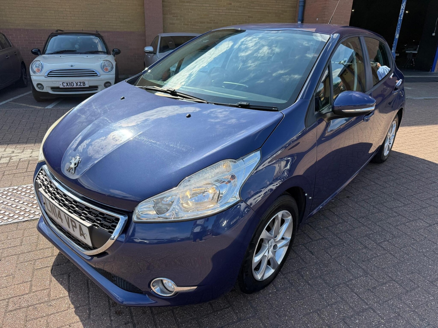 Used Peugeot 208 2014 for sale - 76780950: Photo 4