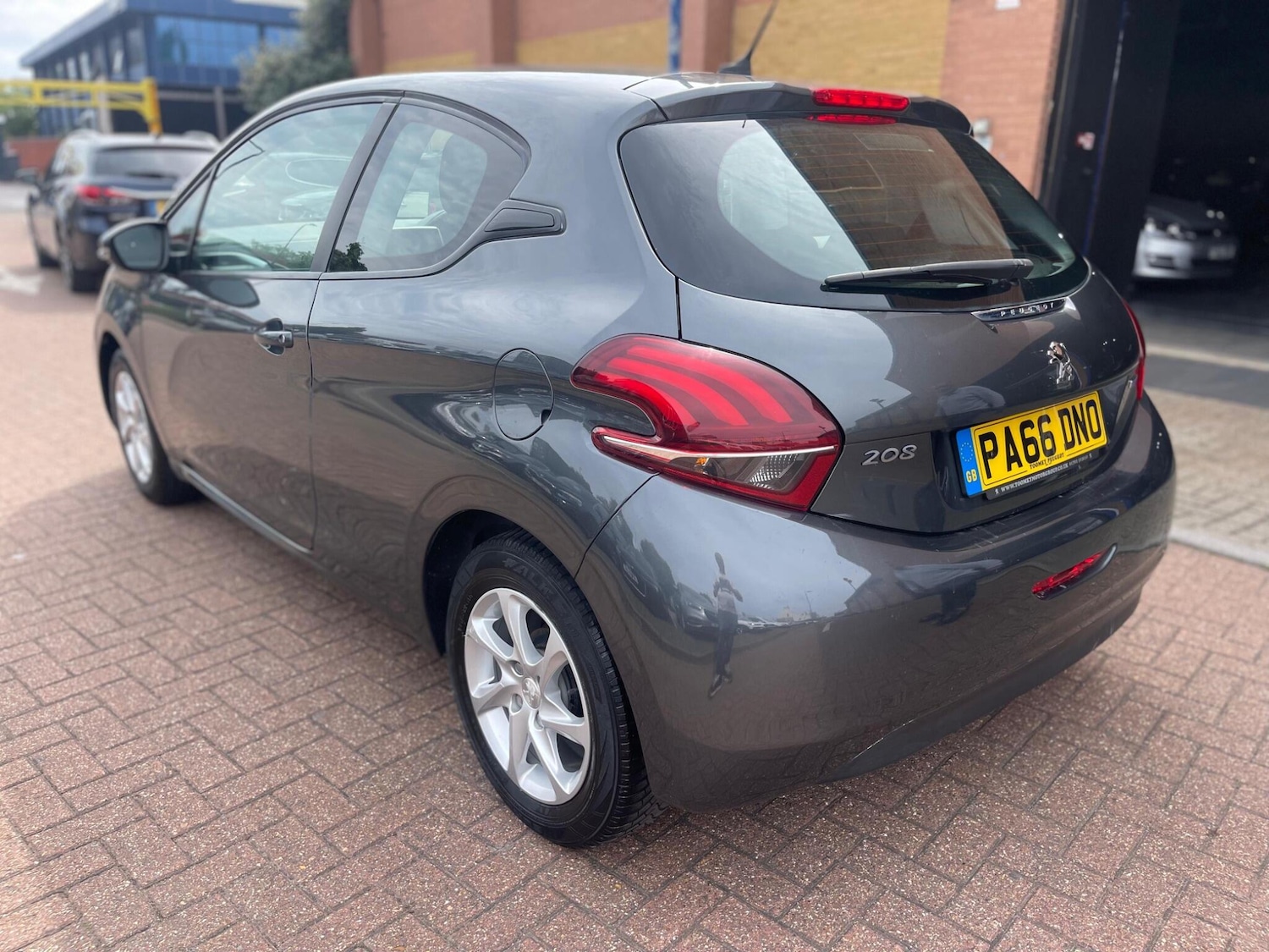 Used Peugeot 208 2017 for sale - 76551879: Photo 14