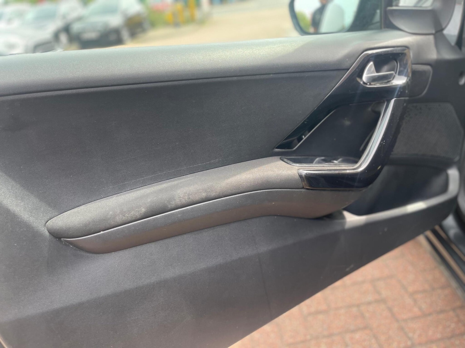 Used Peugeot 208 2017 for sale - 76551879: Photo 16