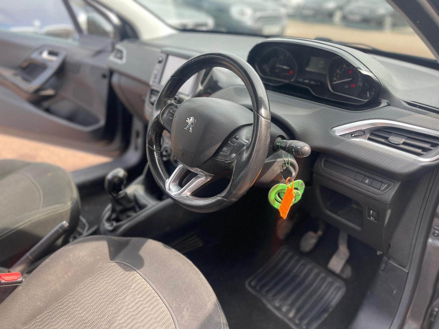Used Peugeot 208 2017 for sale - 76551879: Photo 20