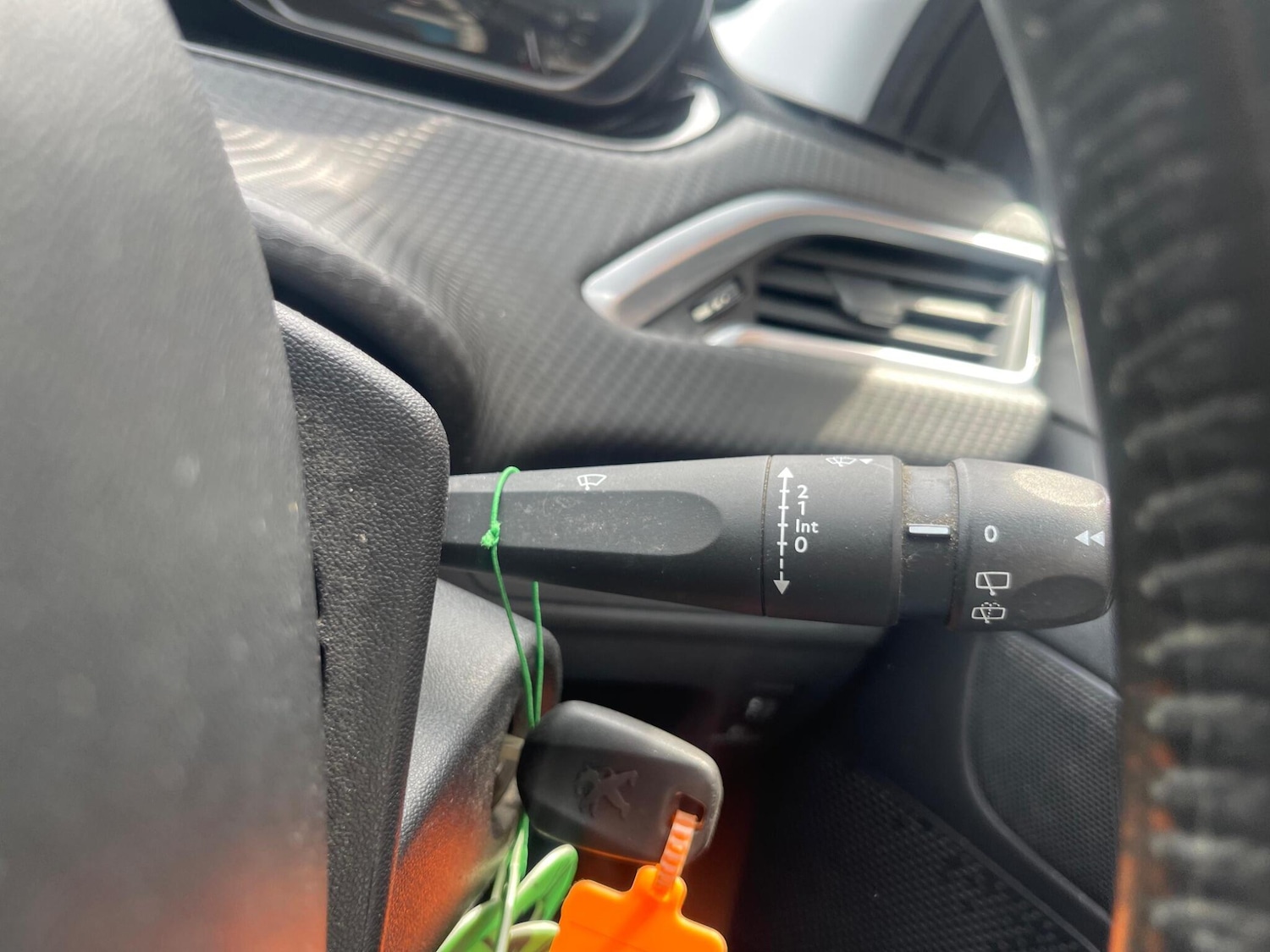 Used Peugeot 208 2017 for sale - 76551879: Photo 26