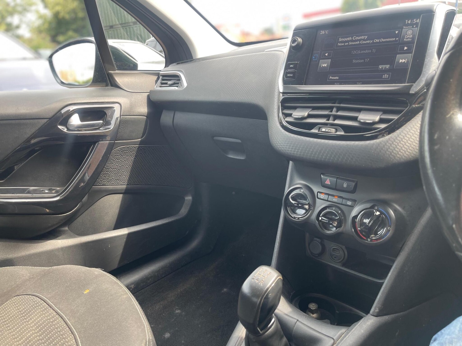 Used Peugeot 208 2017 for sale - 76551879: Photo 30