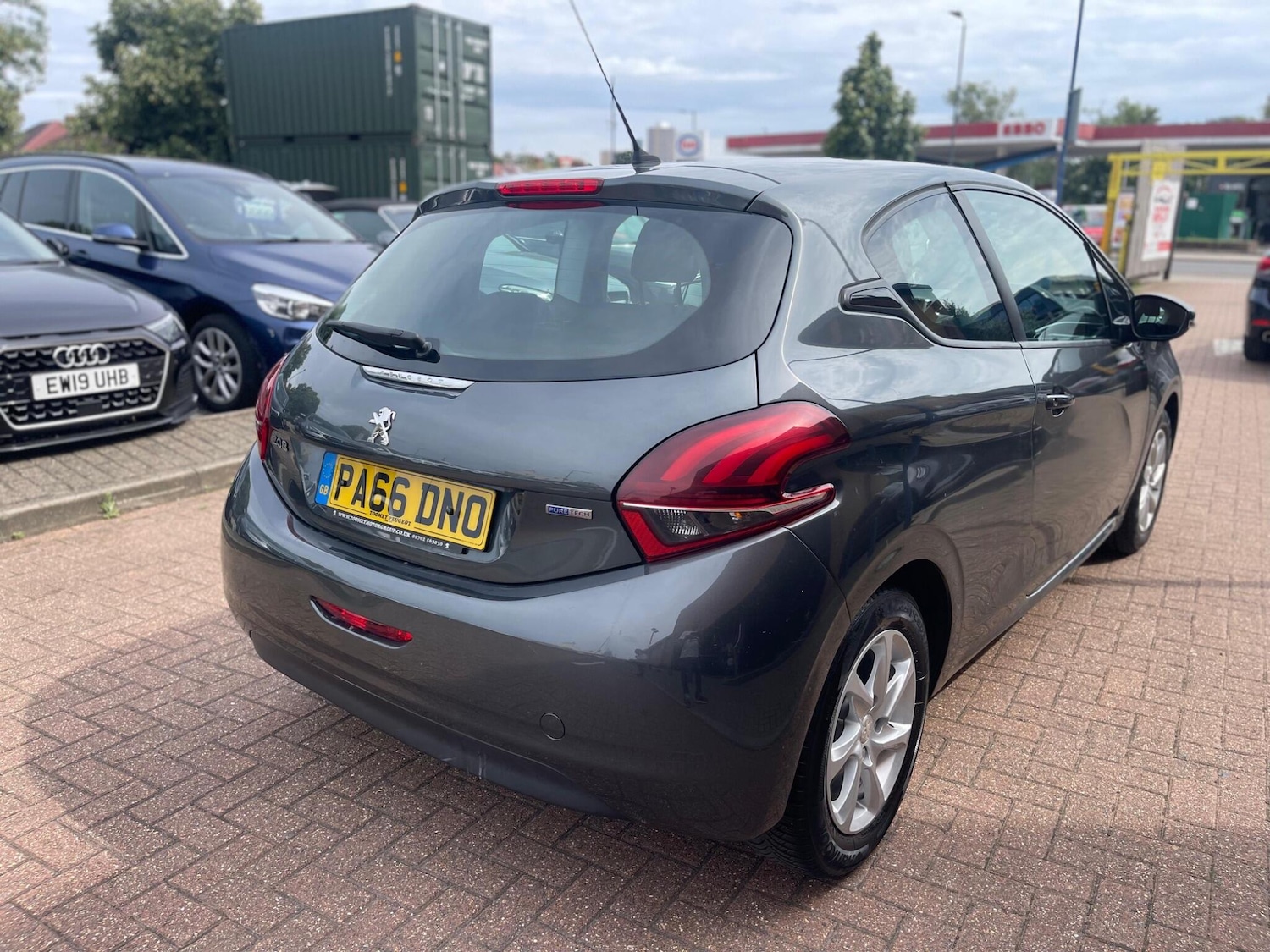 Used Peugeot 208 2017 for sale - 76551879: Photo 9
