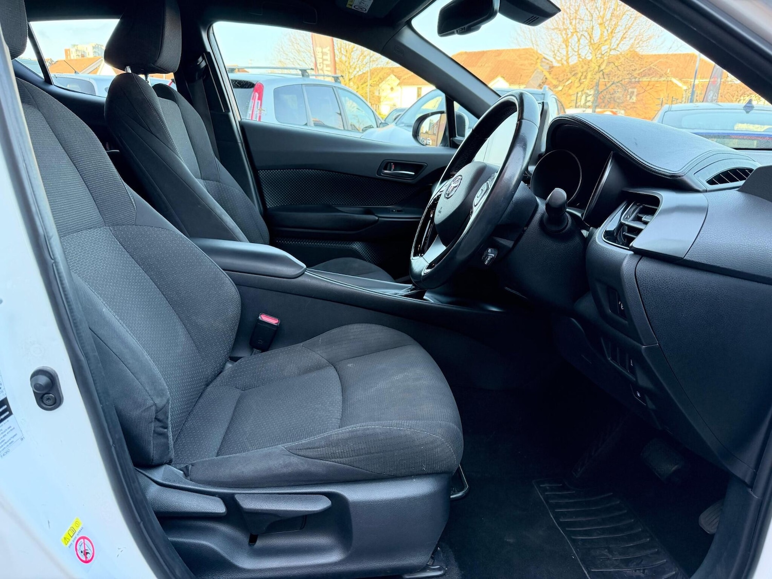 Used Toyota C-HR 2018 for sale - 77957214: Photo 19