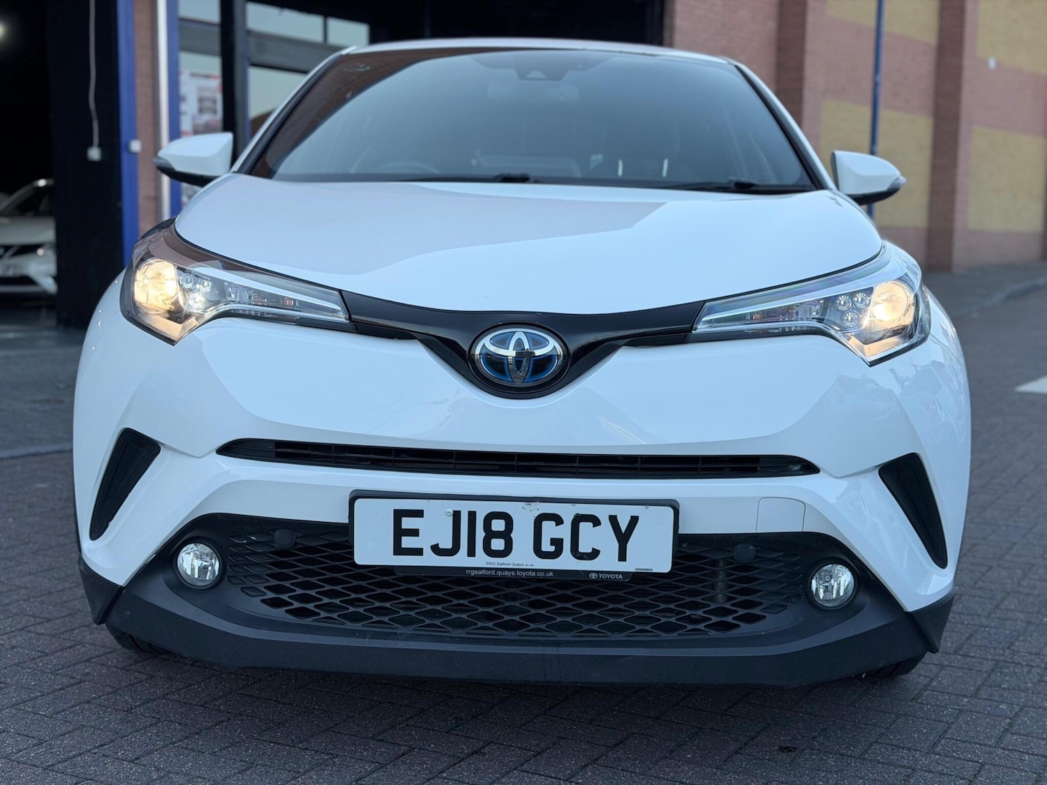 Used Toyota C-HR 2018 for sale - 77957214: Photo 2