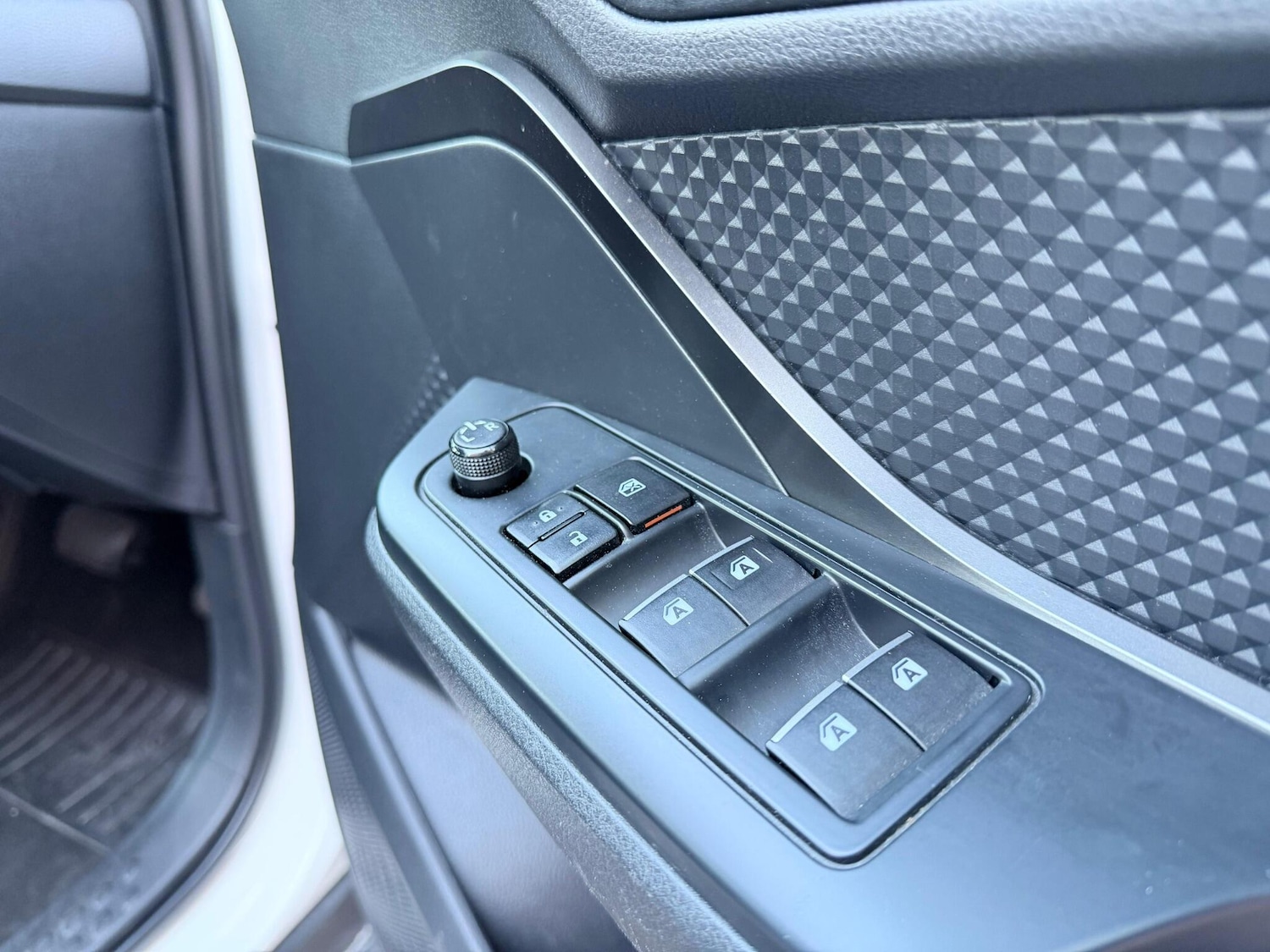 Used Toyota C-HR 2018 for sale - 77957214: Photo 23