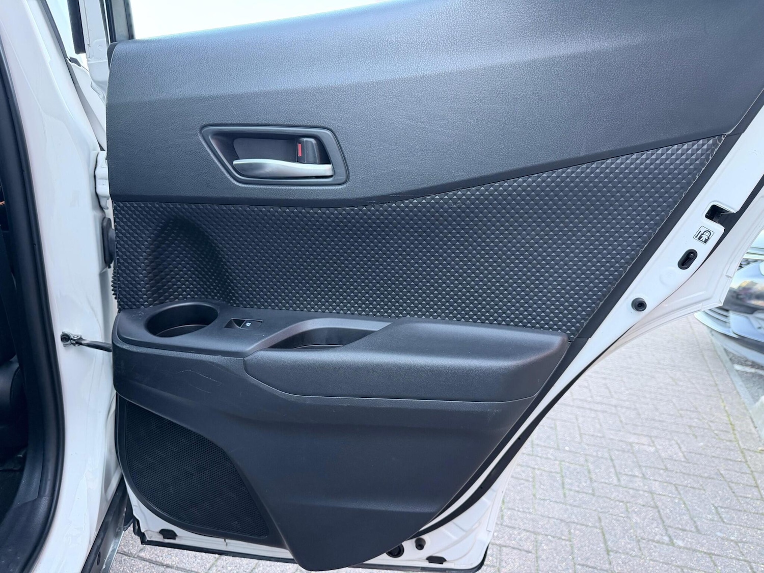 Used Toyota C-HR 2018 for sale - 77957214: Photo 29