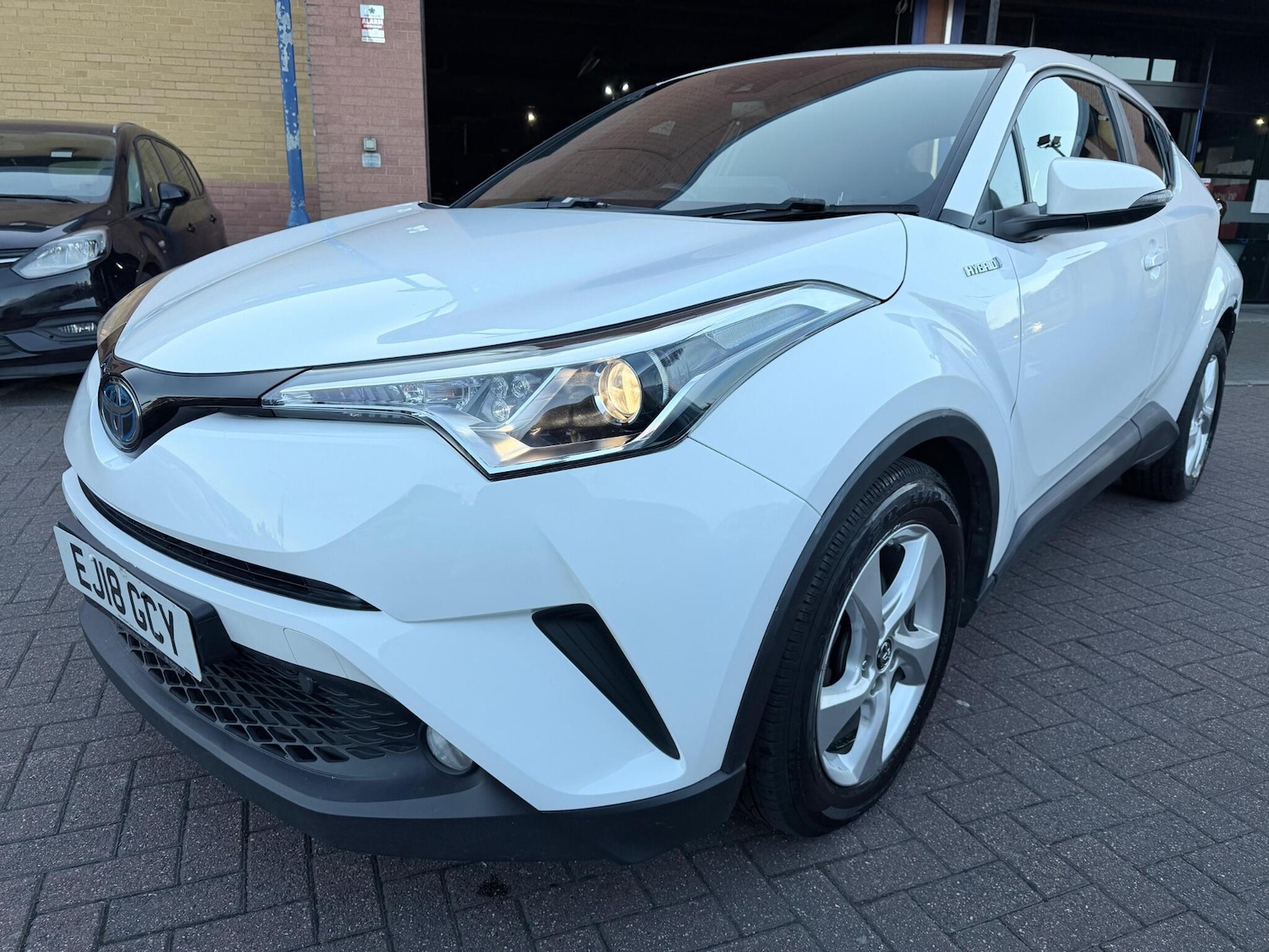 Used Toyota C-HR 2018 for sale - 77957214: Photo 8