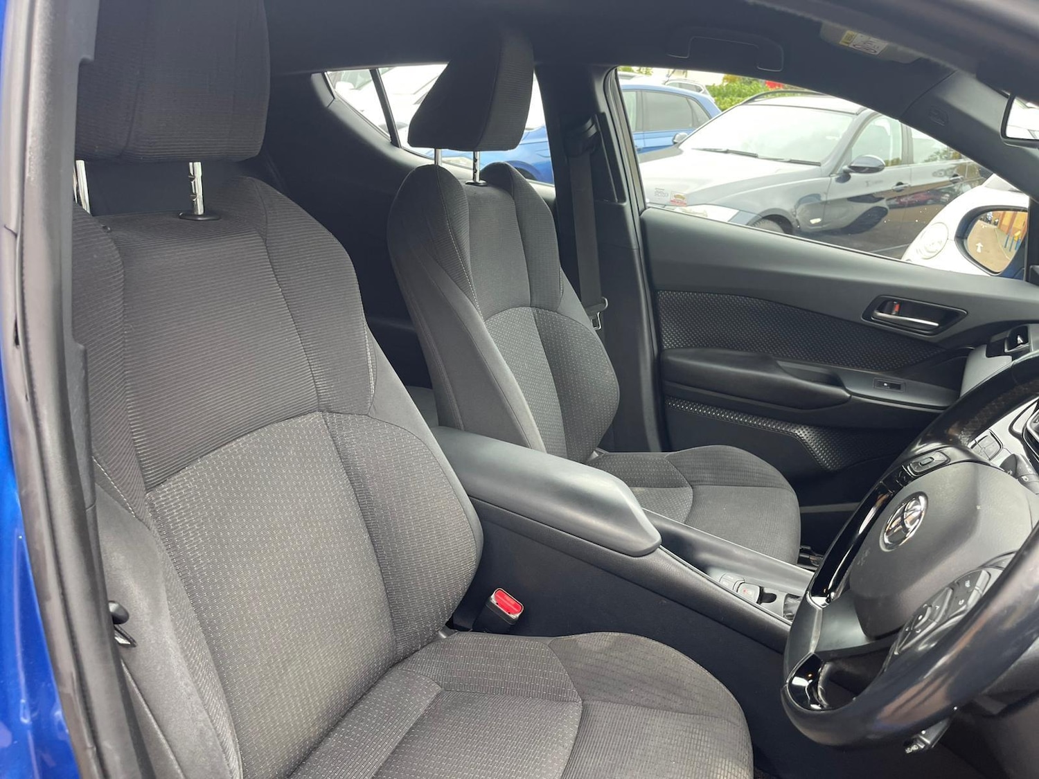 Used Toyota C-HR 2019 for sale - 76326465: Photo 21