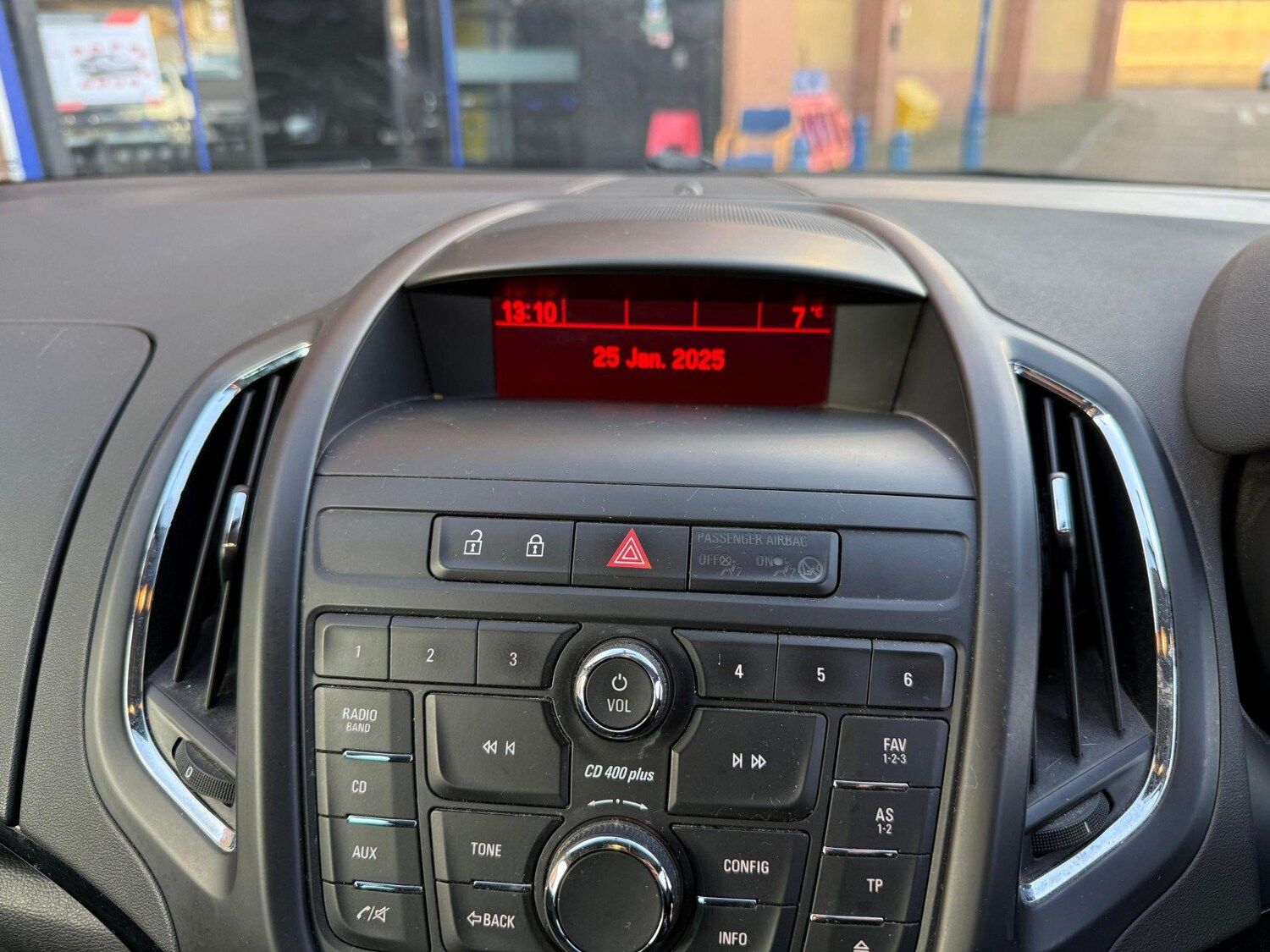 Used Vauxhall Zafira 2015 for sale - 76551889: Photo 24