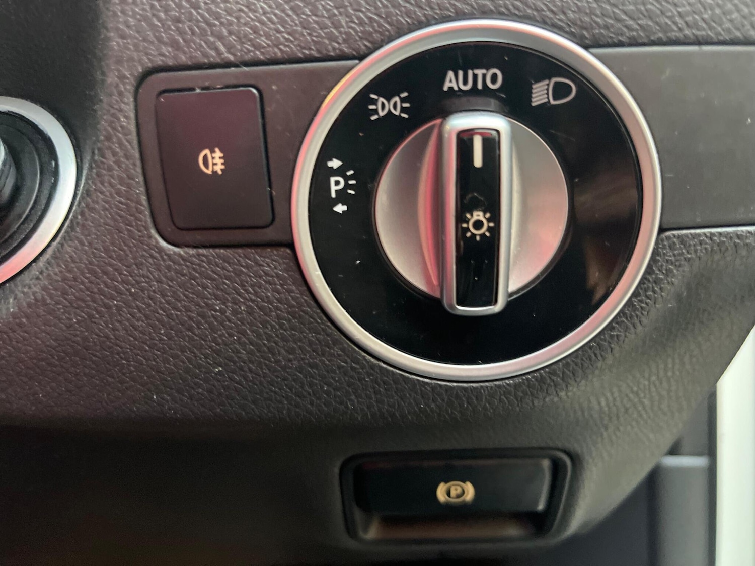 Used Mercedes-Benz A-Class 2014 for sale - 77424783: Photo 31