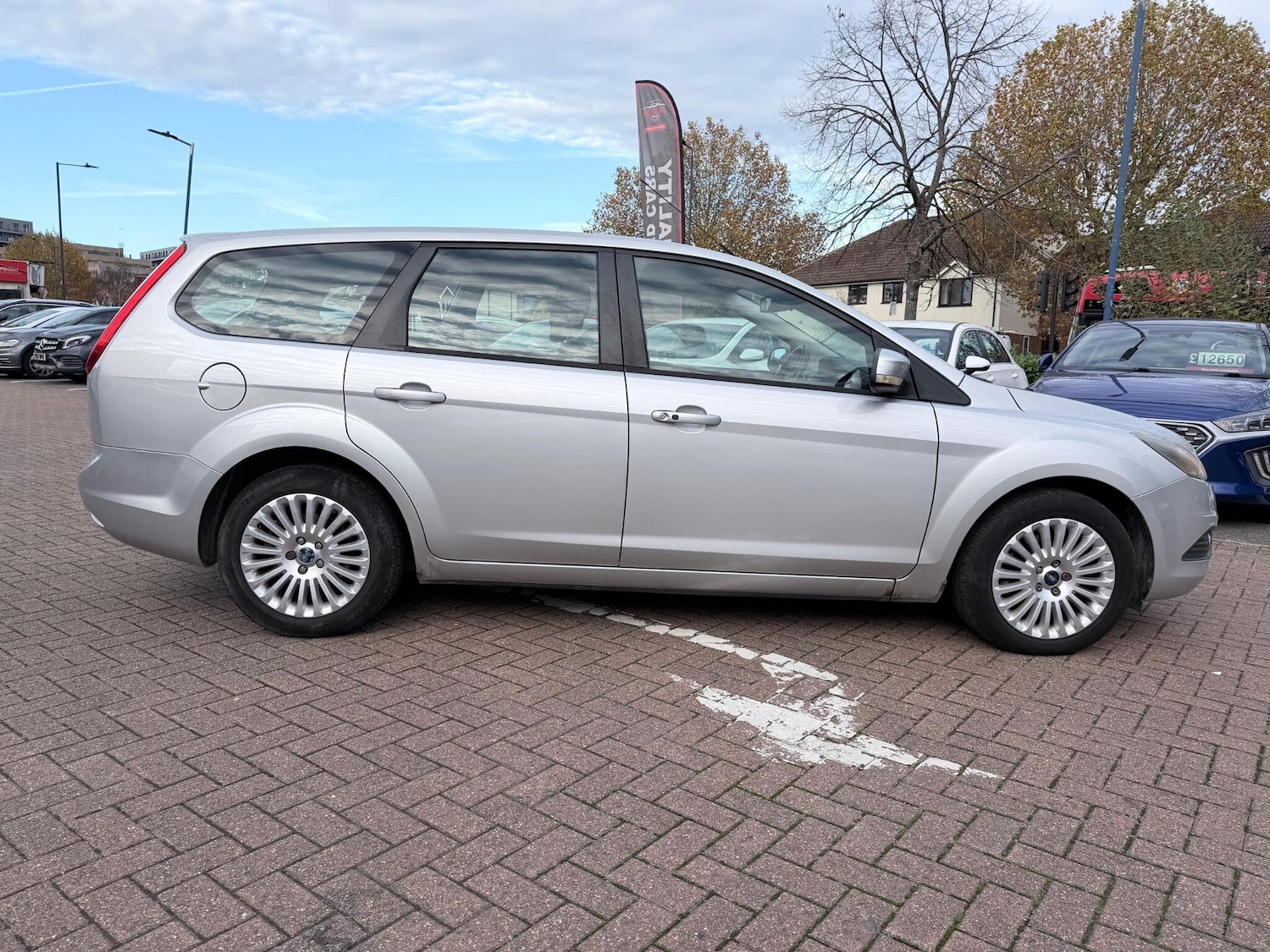 Used Ford Focus 2010 for sale - 76551892: Photo 11